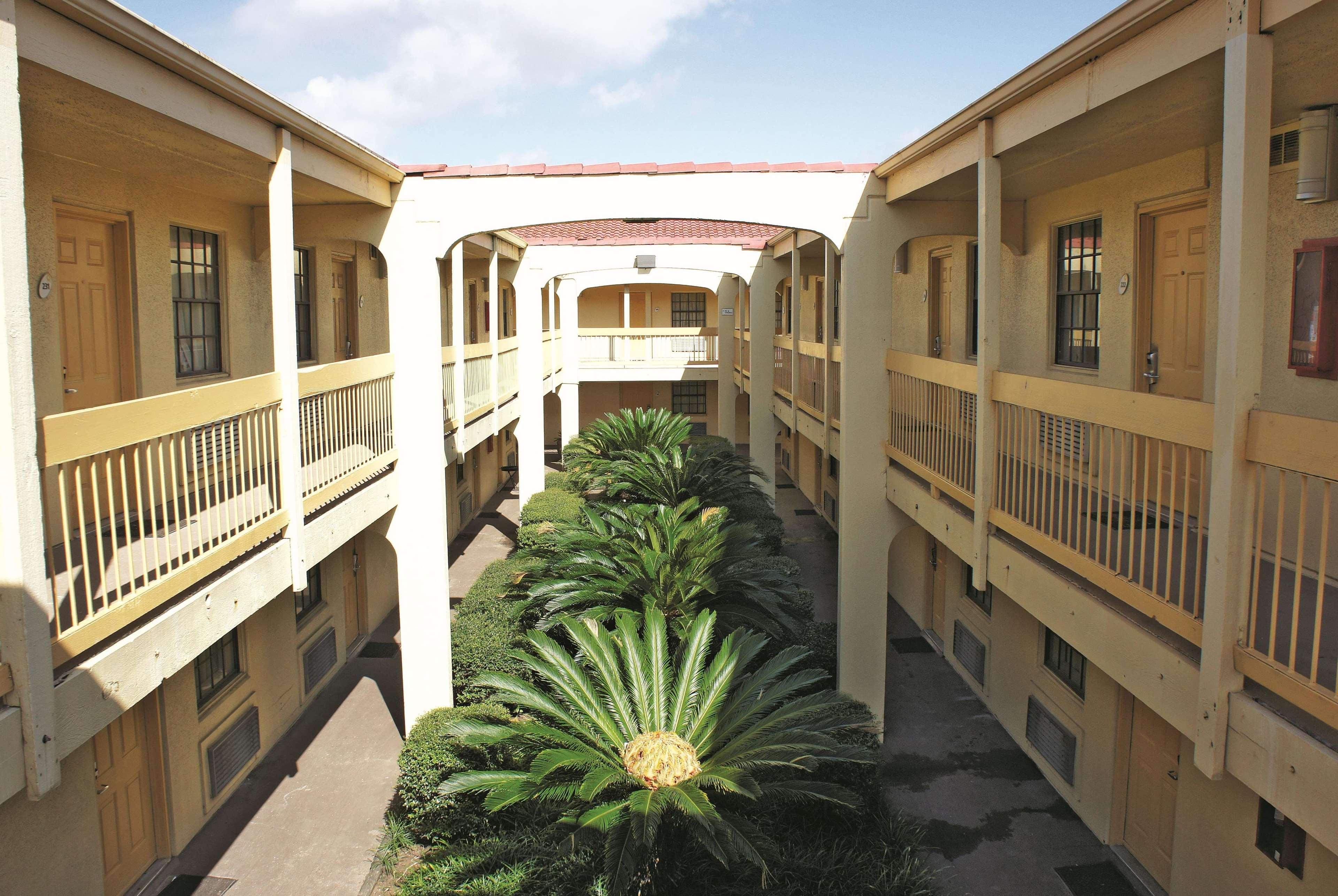 La Quinta Inn By Wyndham Clute Lake Jackson Экстерьер фото